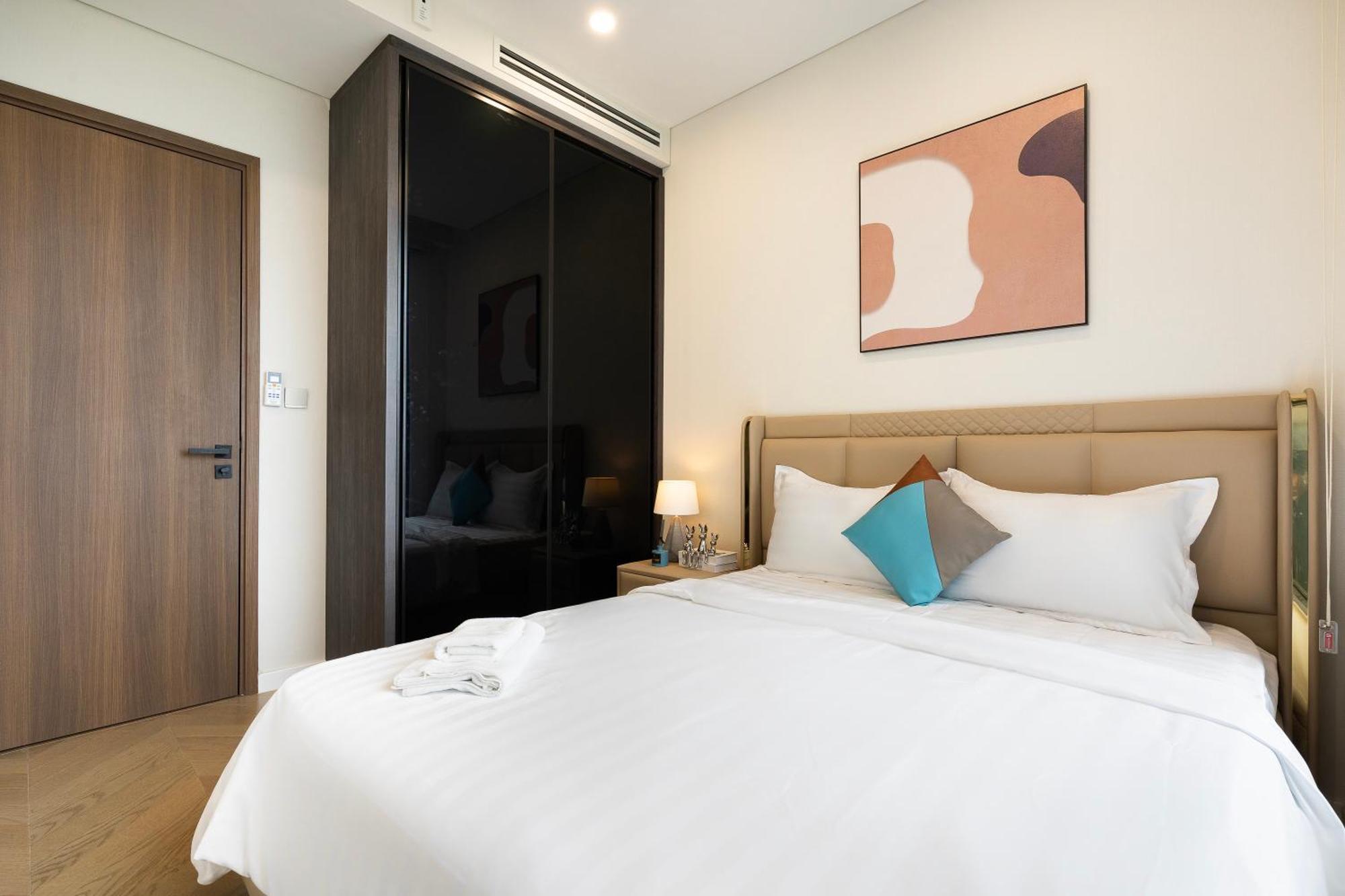 Lumiere Riverside Condotel By Meli Apartment *